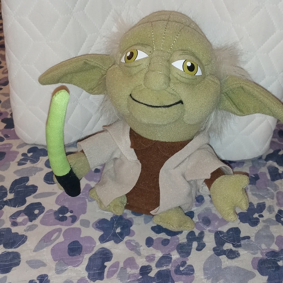 Stuffed Yoda Plush - Picture 1 of 3